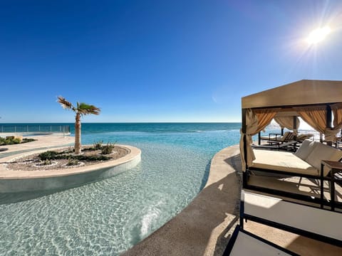 Has it all Beachfront Retreat with Stunning Views Casa in Rocky Point