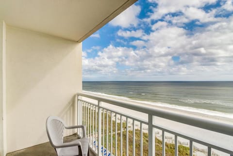 Bay Watch Resort S 939-Oceanfront-Crescent Beach House in Atlantic Beach