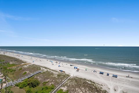 Blue Water Keyes 1003 - Oceanfront - Crescent Beach Section House in North Myrtle Beach