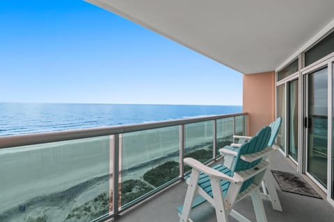 Laguna Keyes 1010 - Oceanfront - Cherry Grove Section House in North Myrtle Beach