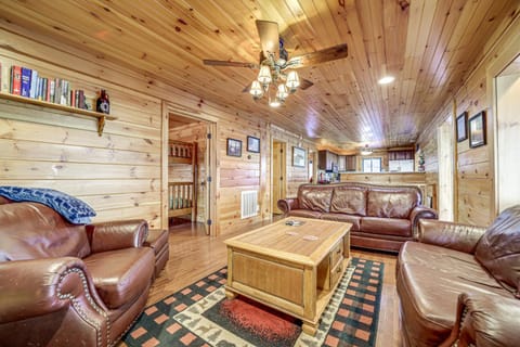 Twin Creeks Lodge with Hot Tub Less Than 1 Mi to Lake! House in Fontana Lake