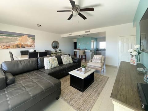 Modern Ocean View Condo with Pools & Gym House in Rocky Point