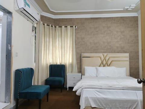 Executive lounge Vacation rental in Lahore