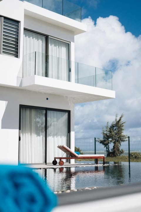 Your Ideal Beachfront Villa for a Perfect Vacation Chalet in Mauritius