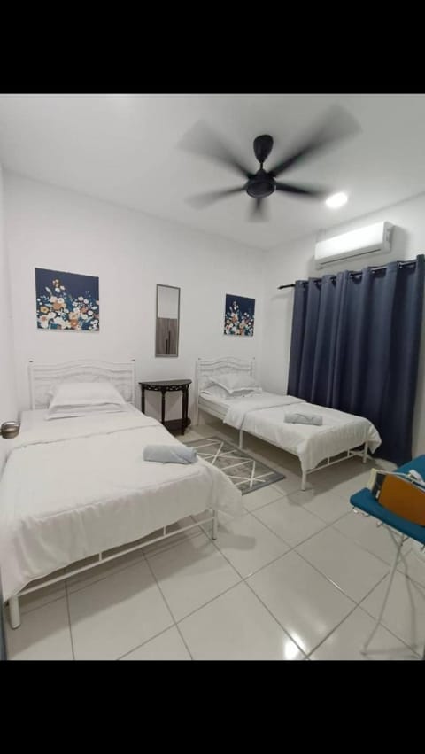 Rabb Homestay Samarahan Maison in Kuching