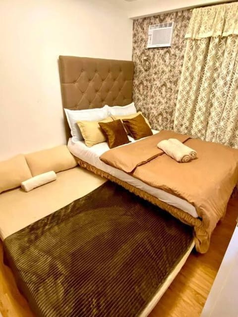 Cozy Condo with Swimming Pool, WIFI & Netflix good for 4PAX Apartment in Davao City