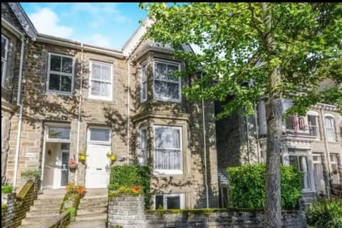 Spacious 1 Bedroom Apartment near Seafront Apartment in Penzance