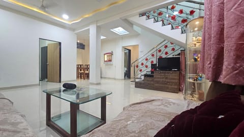Om Nanaai Villa Haus in Alibag