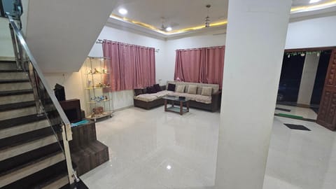 Om Nanaai Villa House in Alibag
