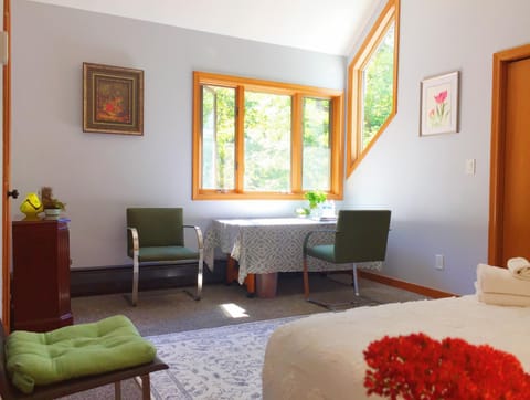 Sunny Peace Bed and Breakfast in Litchfield County