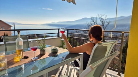 View (from property/room), Balcony/Terrace, Sea view