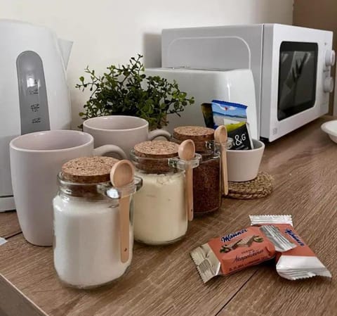 Coffee/tea facilities, minibar, toaster