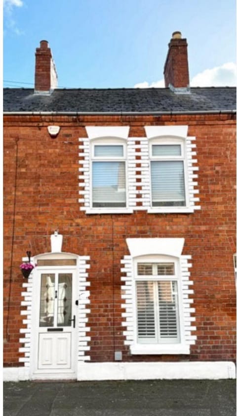 Bloom19 Traditional Belfast Entire House 10 mins from City Centre House in Belfast