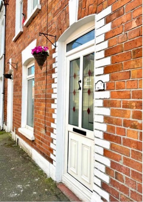 Bloom19 Traditional Belfast Entire House 10 mins from City Centre House in Belfast