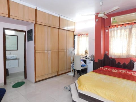 Cozy Private Room w City View Condominio in Thane