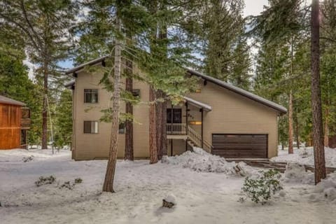 Classic 4BD Near Kings Beach and Northstar House in Lake Tahoe