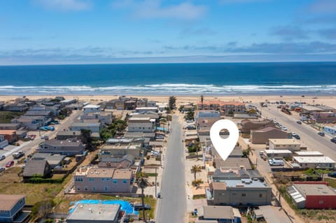Multi Family! 2 min walk to Beach! EV Charger! Haus in Oceano