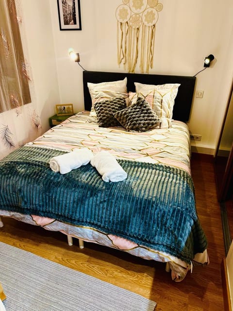 Bed, Bedroom