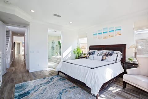 New Luxurious Beach Home Villa in Huntington Beach