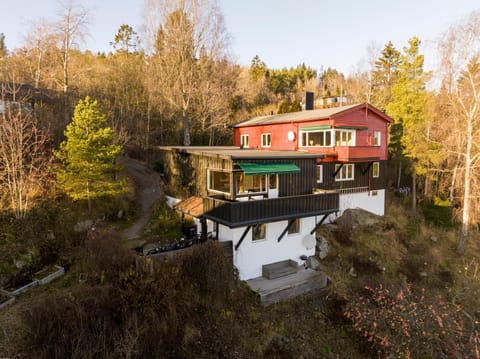 Property building, Spring, Day, Natural landscape