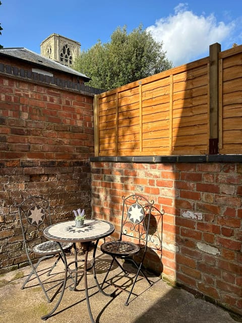 Patio, Seating area