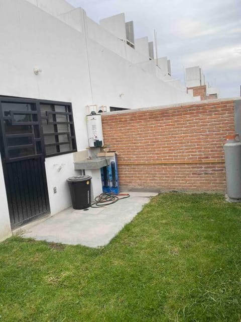 Cómoda Casa cerca de Soledad-Aeropuerto Apartment in San Luis Potosi