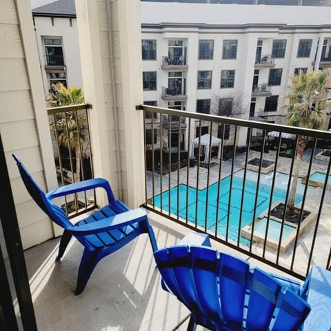 Relaxing Pool View Apt Reliant Stadium/Medical Center Apartment in Houston