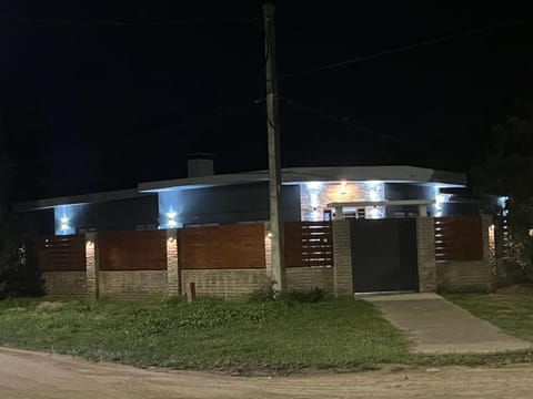 Casa con piscina climatizada House in Canelones Department, Uruguay