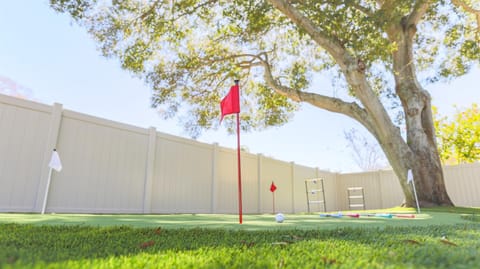 Minigolf, Garden view