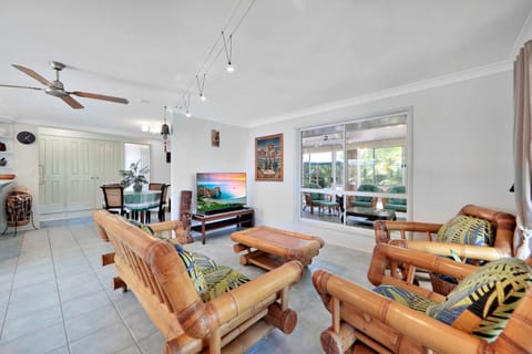 Tranquil Tides House in Bargara