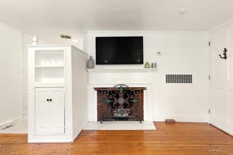 TV and multimedia, fireplace