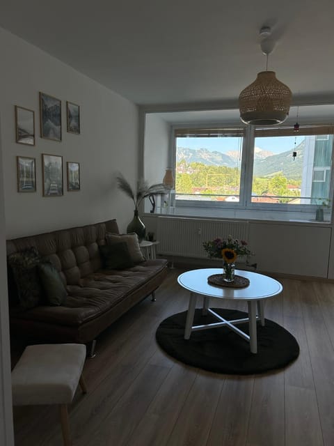 Living room, Seating area, Mountain view