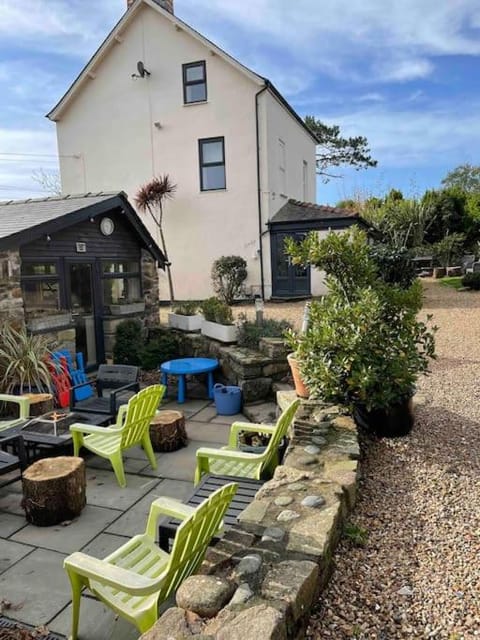 Goleufryn Abersoch has the main house and 2 barns House in Abersoch