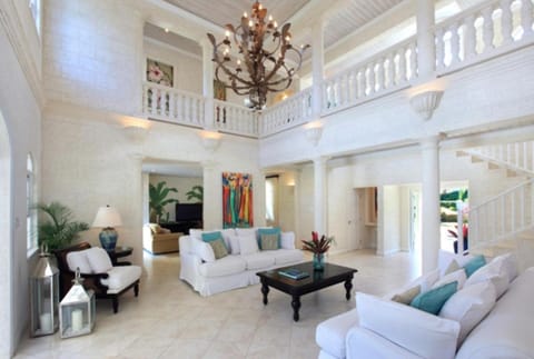 Luxurious and Spacious 5 BR Villa Villa in Holetown