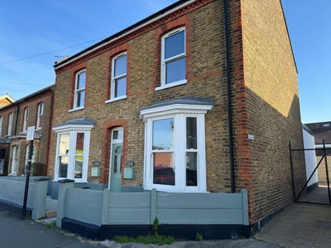 Property building, Day, Neighbourhood, Street view