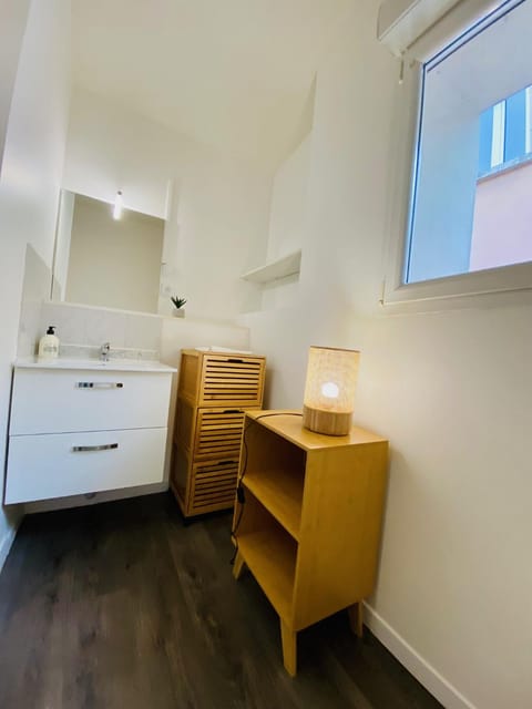 Canyon et Bali Studio centre Valence Apartment in Valence