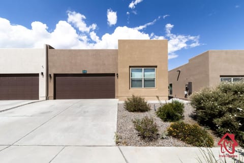 Petroglyph Place - An Irvie Home House in Albuquerque