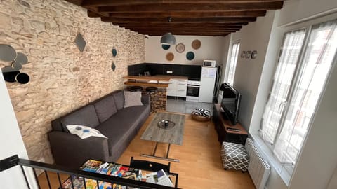 Communal lounge/ TV room, TV and multimedia, Kitchen or kitchenette, Living room, Seating area, Dining area