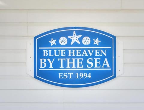 Blue Heaven by the Sea House in Oak Island