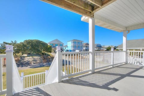 Blue Heaven by the Sea House in Oak Island