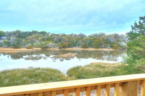 Sunset Straits House in Oak Island