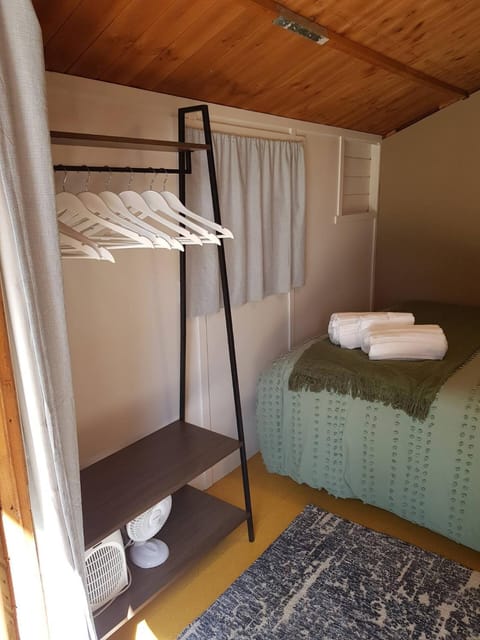 Cozy Glamping Cabins Bed and Breakfast in Tasman District, Tasman, New Zealand