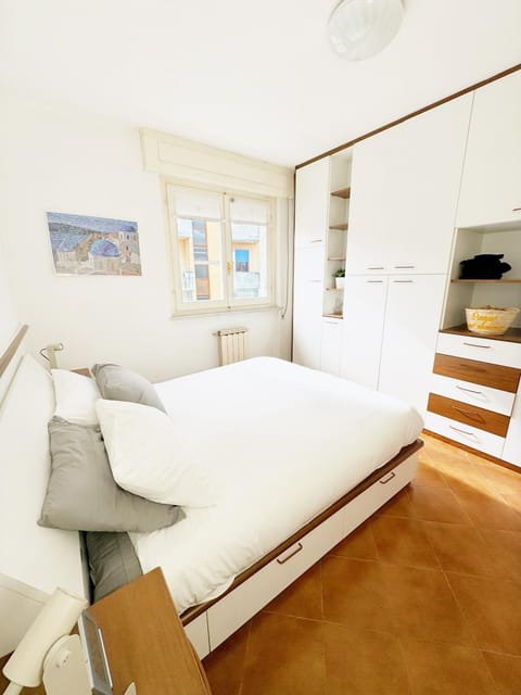 Bed, People, Summer, View (from property/room), Other, Photo of the whole room, Bedroom, Guests, Garden view, Certificate/Award, Family, furniture, internet, safe, towels, trouser press, wardrobe