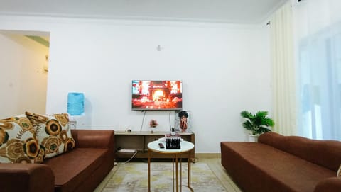 Communal lounge/ TV room, TV and multimedia, Living room, Seating area