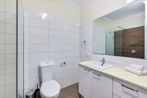 NEW! Blissful 2BR Home Away From Home Casa in Darwin