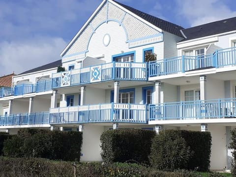 Property building, Balcony/Terrace