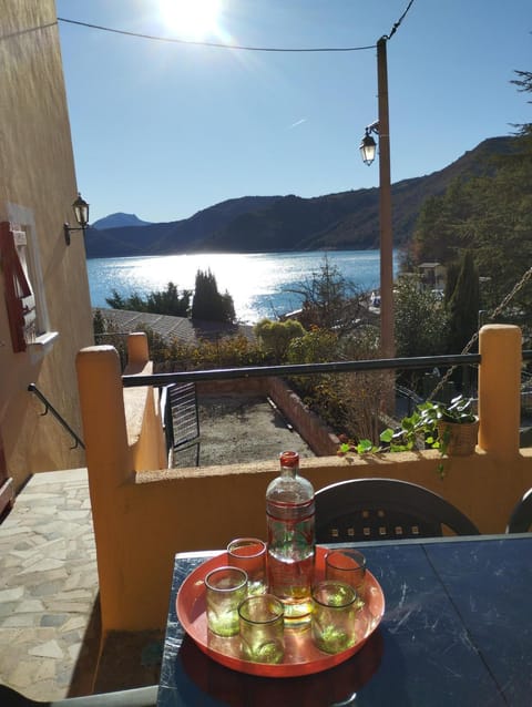 Aux logis du Lac de Castillon Apartment in Castellane