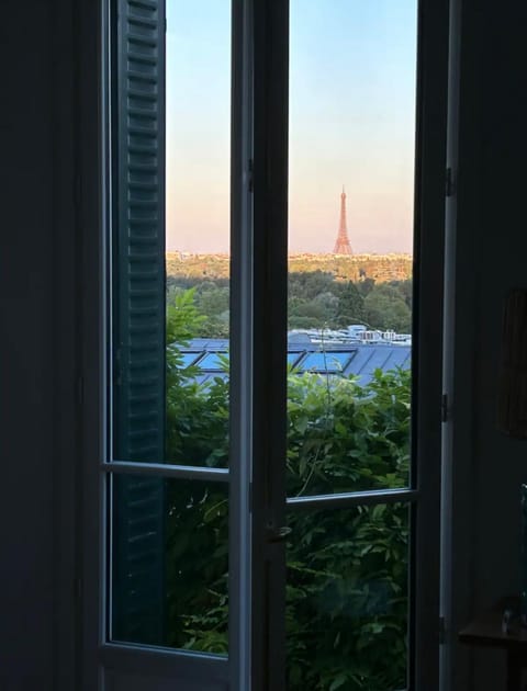 Maison familiale avec vue Tour Eiffel House in Suresnes