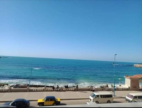 شقه في الاسكندريه ميامي البحر مباشرة Apartment in Alexandria