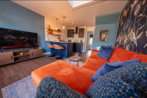 Kitchen or kitchenette, Living room, Entertainment